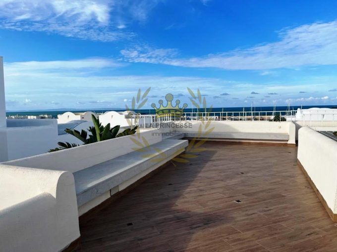 terrasse avec vue sur port